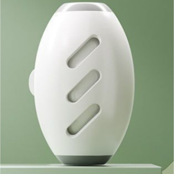 Lint Roller with ergonomic design for easy cleaning, ideal for removing pet hair and lint from various surfaces.